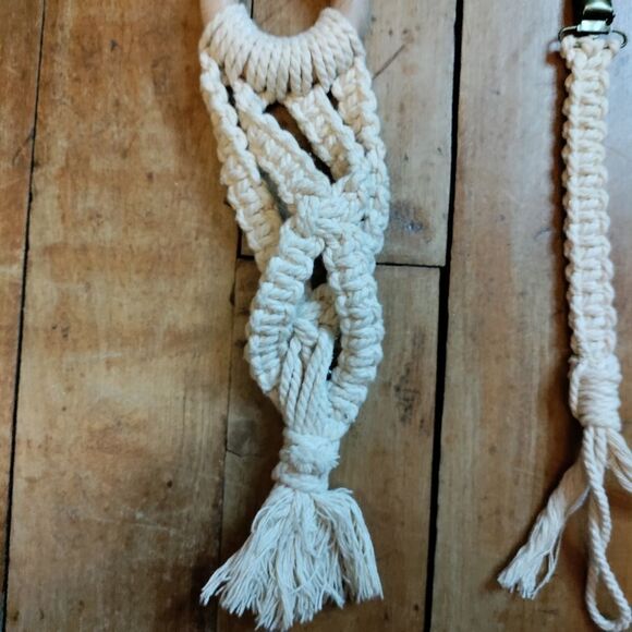 Baby teething ring pacifier clip handmade handwoven cream wooden ring new - Picture 3 of 7